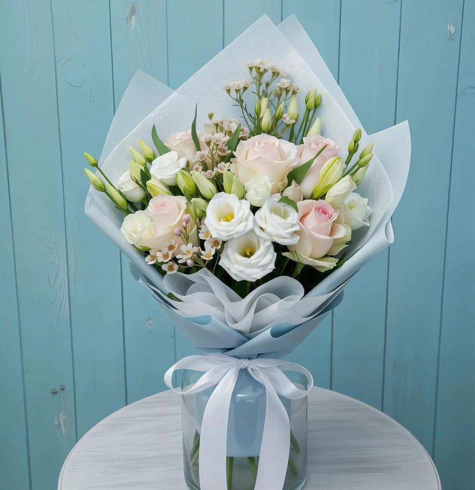 Букет цветов из: Розы и Лизиантусы в Новой Ляде