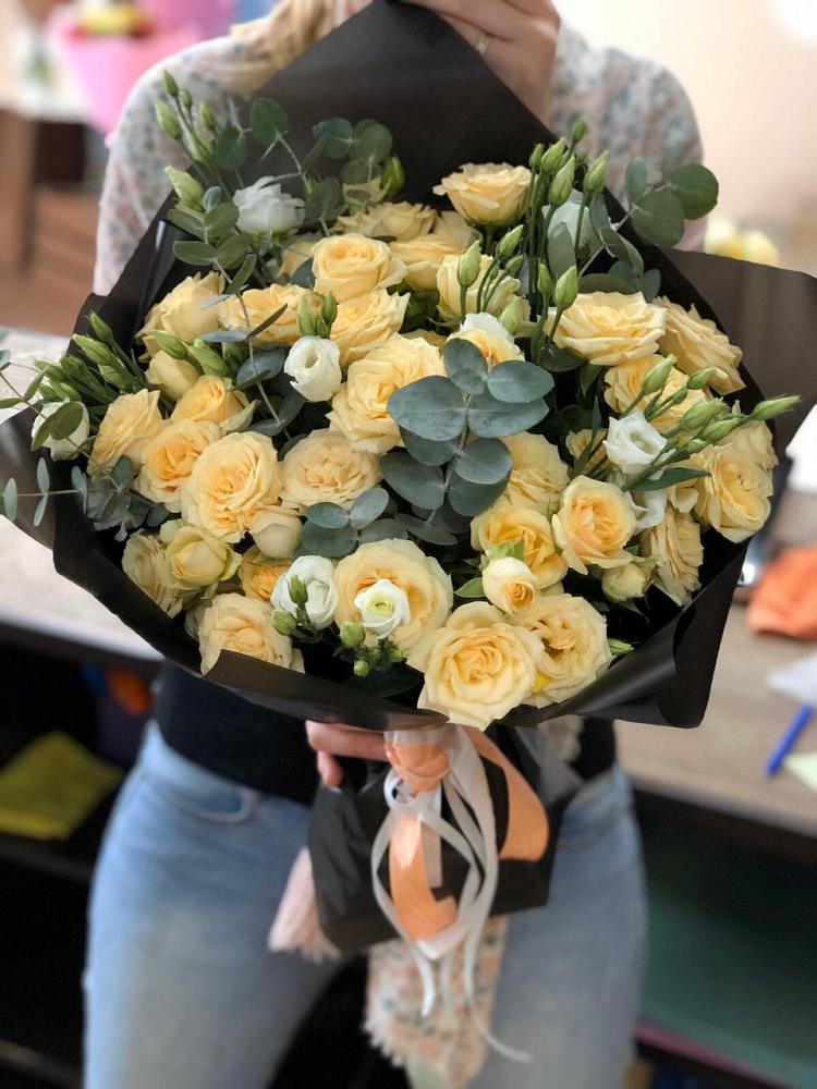 Букет цветов из: Розы и Лизиантусы в Новой Ляде