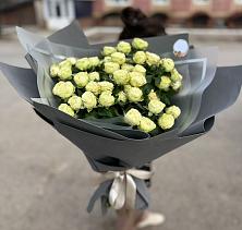 Букет Белые кустовые розы Солинеро в Новой Ляде
