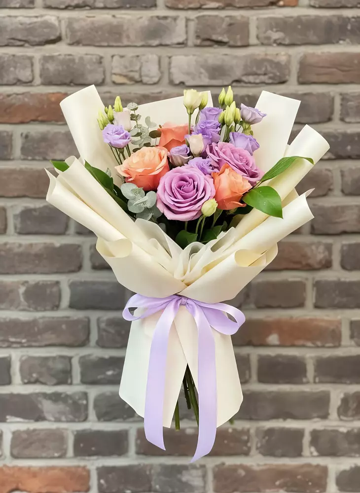 Букет цветов из: Лизиантусы и Розы в Новой Ляде