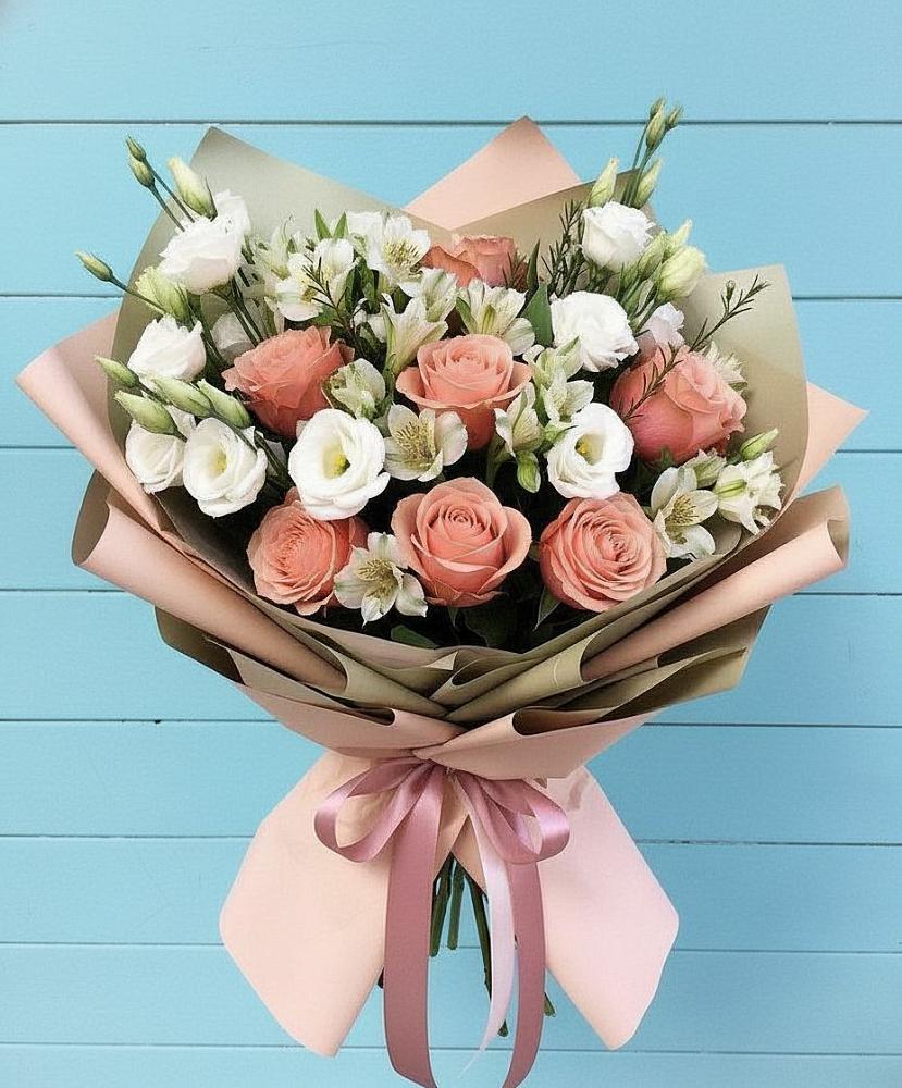 Букет цветов из: Розы, Альстромерии и Лизиантусы в Новой Ляде