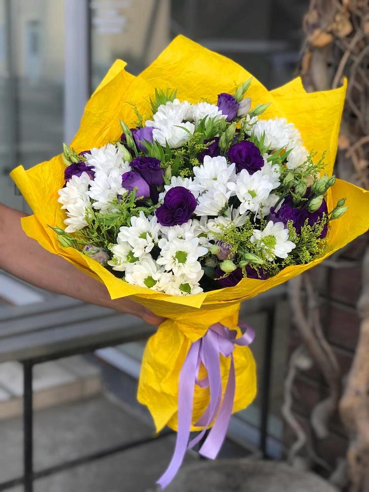 Букет цветов из: Ирисы, Хризантемы и Ромашки в Новой Ляде