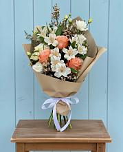 Букет цветов из:  Альстромерии, Лизиантусы, Розы и Хризантемы #REPLACE_PRED# Новой Ляде