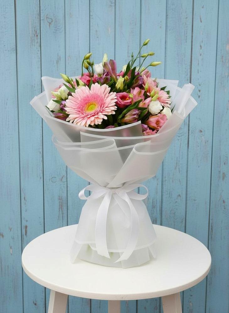 Букет цветов из: Герберы, Альстромерии и Лизиантусы в Новой Ляде