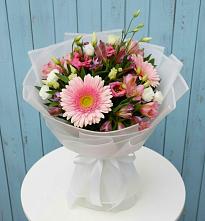 Букет цветов из:  Герберы, Альстромерии и Лизиантусы #REPLACE_PRED# Новой Ляде