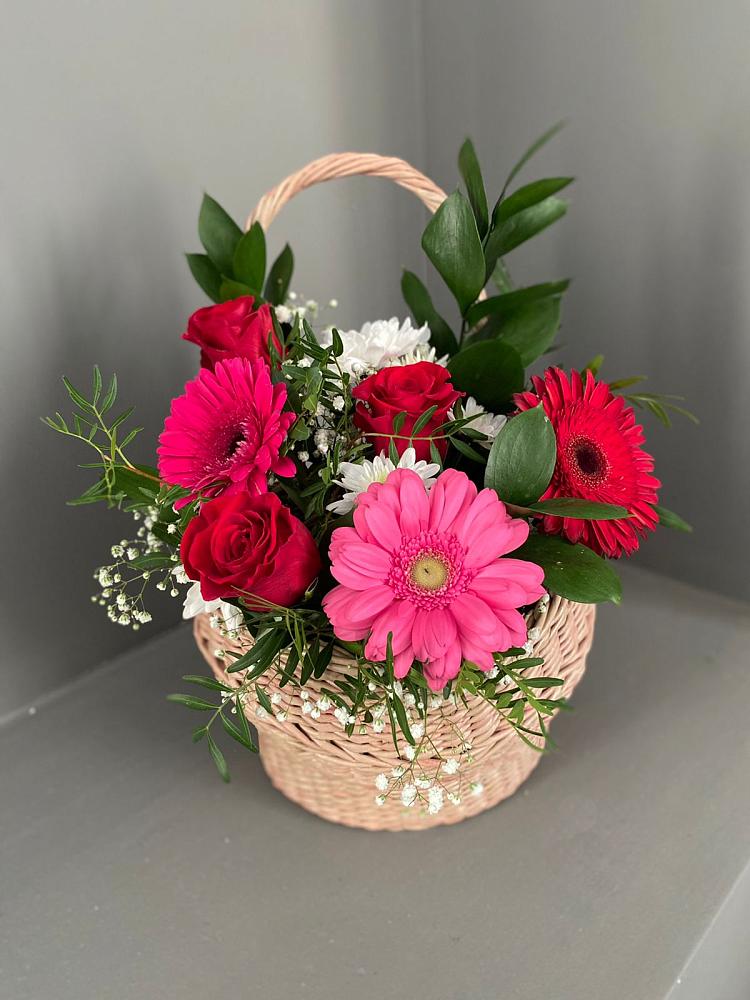 Цветочная композиция из Розы, Хризантемы и Герберы в корзине в Новой Ляде