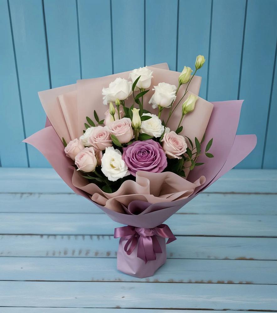 Букет цветов из: Розы и Лизиантусы в Новой Ляде